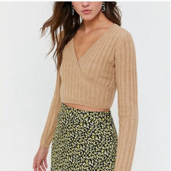 UO cropped sweater - Picture 2 of 5